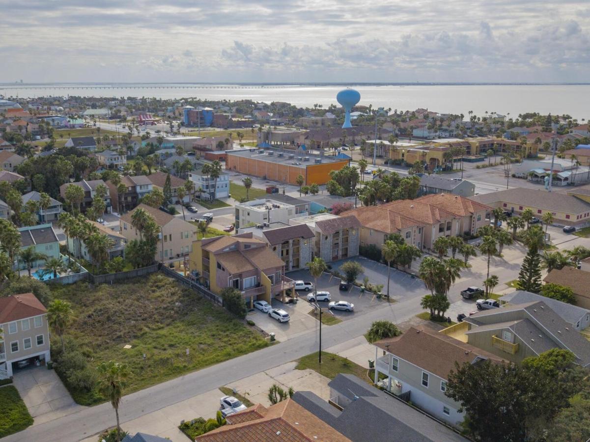 Ground Floor Duplex With Bbq - Blue Siren House Apartment South Padre Island Exterior photo